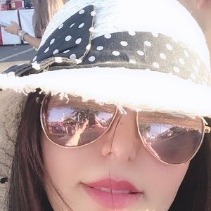 Meet your Posher, Kay